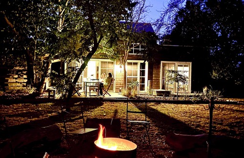 Wallington Cottage | Retro Dog Friendly Farm Cottage near Ocean Grove with pet donkeys! New listing!