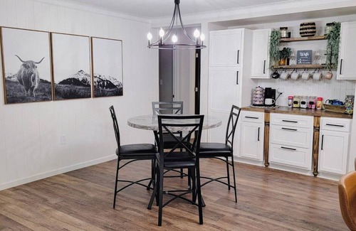 Brownwood House | Retro Game Room - Highland Home
