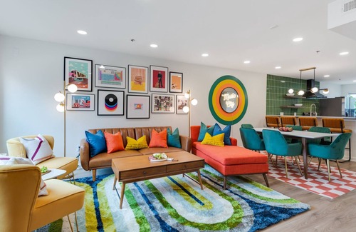 Rutledge Hill Condo | Retro Jams Condo - 9 Min Walk to Broadway!