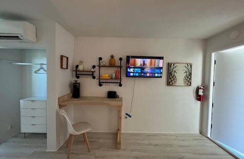 Bridgeport Heights Apartment | Retro motel walk to beach, Wi-Fi