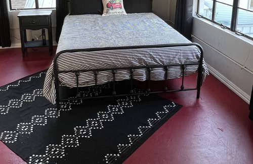 Mineral Wells Apartment | Retro Studio Apartment in the Heart of Downtown