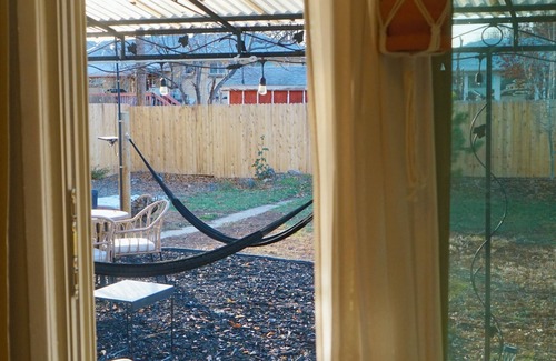 Applewood Villages Cottage | ✨Retro Wheat Ridge Retreat ~ 2B Entire House ~ Fenced Yard ~ Quiet Area 🏠