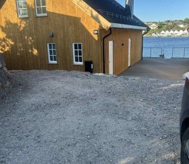 Flekkerøy House | Rett i sjøkanten
