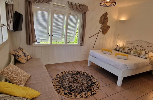 Sainte-Anne Cabin | Rêves de Soleil: Sweet Sunset Lodge with panoramic sea view
