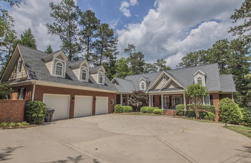 Lake Oconee House | Reynolds Plantation Lake Oconee House (private pool) 7 bedrooms- near the Ritz