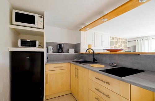Mandelieu-La-Napoule Apartment | Rez-de-villa dans un beau domaine avec piscine