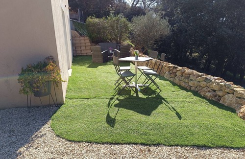 Vidauban Apartment | Rez de Villa au Calme T2 + Terrasse Privative sur la Colline