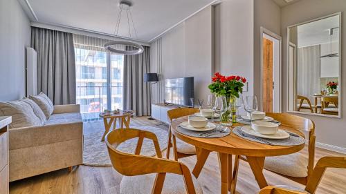 Niechorze Apartment | Rezydencja Niechorze D202 Boho z Basenem i SPA - 5D Apartments