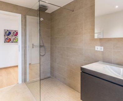 Ruhrberg Apartment | RH-Appartements 15 Minuten von Basel im Dorf Rührberg