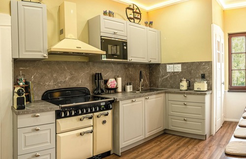 Rhein-Erft-Kreis District Apartment | Rhein Haven - 125m² Premium Retreat - ideal for families & teams - free parking