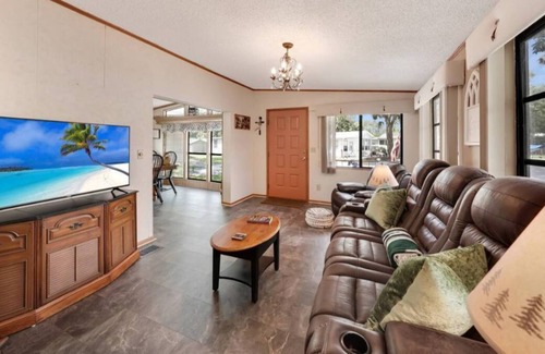 River Ranch House | *Rhinestone, Cowboy Retreat*nn