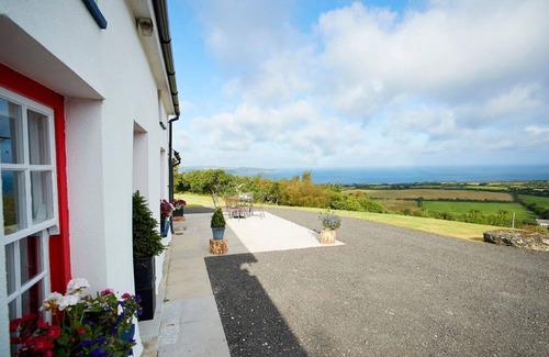 Dinas Cross Cottage | Rhiwelli, a two bedroomed self catering property close to Fishguard in Pembrokeshire.