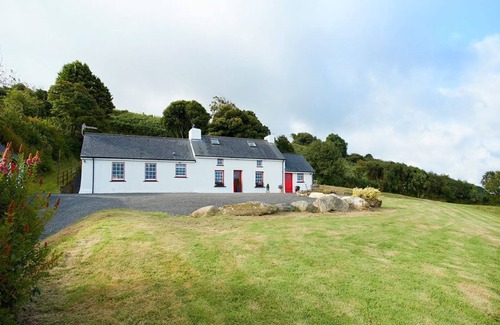 Dinas Cross Cottage | Rhiwelli, a two bedroomed self catering property close to Fishguard in Pembrokeshire.