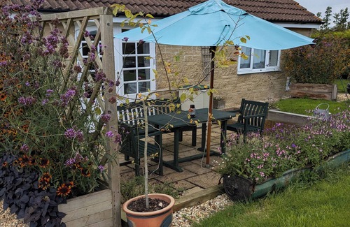 Sturminster Newton Cottage | RHODE ACRES, pet friendly, with a garden in Hazelbury Bryan