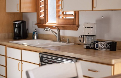 Salida Cabin | Rhode's Hideaway- Dog Friendly, Minutes to Salida, Close to Monarch