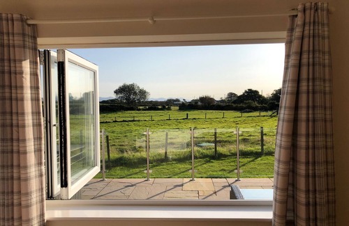 Rhyd-y-clafdy Cottage | RHOS Y FOEL COTTAGE, pet friendly, with hot tub in Nefyn