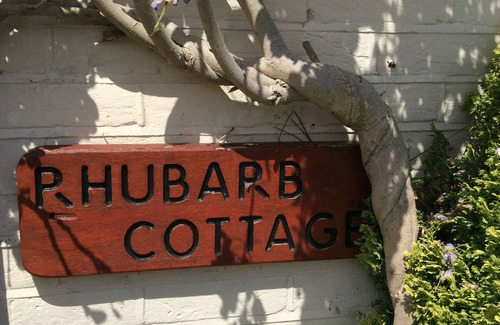 New Forest District House | Rhubarb Cottage, stylish home close to Lyndhurst High street & New Forest trails