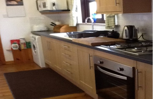 Bunessan Cottage | Rhumhor - dog friendly cosy cottage just minutes from the shore