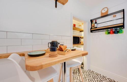 Aberaeron House | Rhyd y Fen