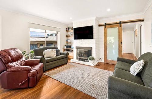 Rhyll House | Rhyll Relaxer - lovely home