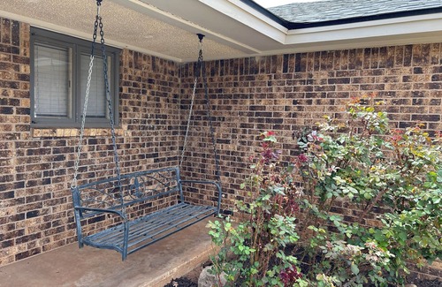 Lubbock House | Rhythm Of Life Lodge - Spacious Accommodation to Gather at A Great Price!