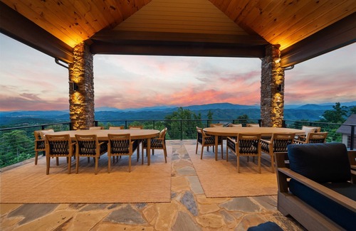 Gatlinburg - Pigeon Forge House | Rhythm & Views | 15,000 Sq Ft Luxury Estate w/Karaoke Studio, Swim Spa, Theater & Epic Views