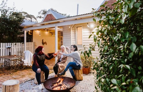 Central Mudgee Cottage | Riddell Cottage A Victorian Hideaway in Town