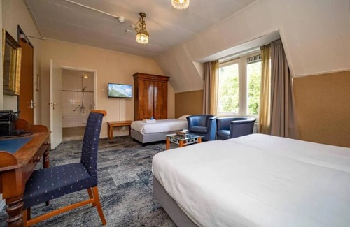 Apeldoorn Hotel | Ride and Relax with Free Parking and Trail Access Near Julianatoren Amusement