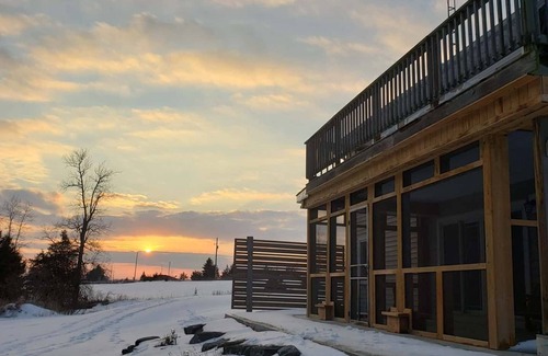 Picton House | Ridge Retreat in the County, minutes from Sandbanks, Picton & Bloomfield