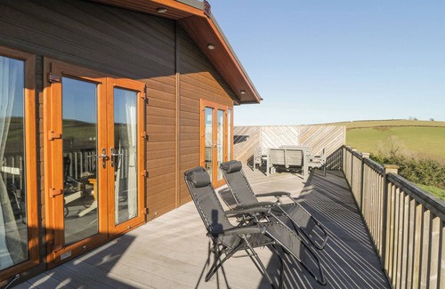 Graddon Cross Cottage | RIDGE'S RETREAT (NO 7 KIGBEARE LODGES), with pool in Sourton Down