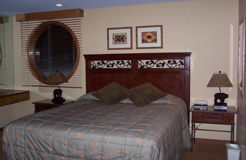 Tahoe Village Resort | Ridge Tahoe Resort 1A (1bdrm suite)