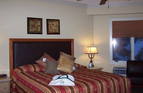 Tahoe Village Resort | Ridge Tahoe Resort 1A (1bdrm suite)