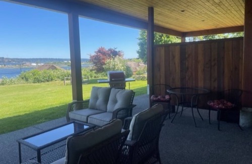 Campbell River House | Ridge View Suite Seascape Panorama with Covered Deck
