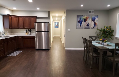 Berwyn Apartment | Ridgeland Retreat/Street level Apt easy access