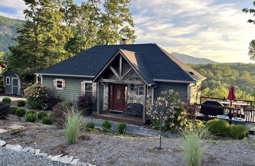 Lake Lure House | Ridgetop Landing - Lake Lure Access, Great Views!