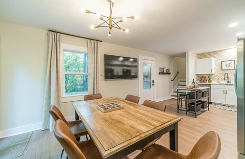 Clarkesville Cabin | Ridgeview Reatreat - Seasonal Mtn View | Hot Tub | Fire Pit and Games
