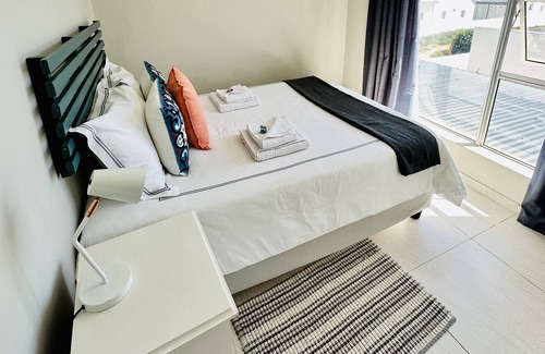 Stompneusbaai Apartment | Rienks Beach Nook - Coziest Spot on the West Coast