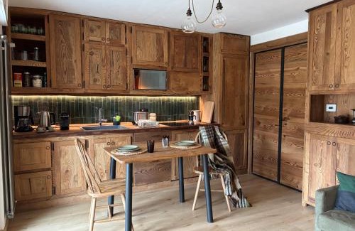Sauze d'Oulx Apartment | Rifugio tra le stelle AV - cozy top floor terrace apt with mountain views