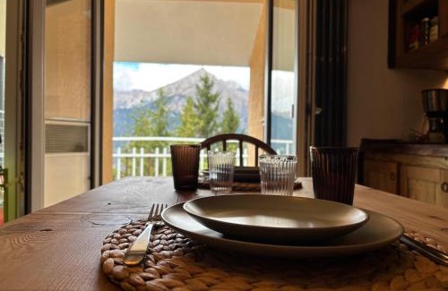 Sauze d'Oulx Apartment | Rifugio tra le stelle AV - cozy top floor terrace apt with mountain views