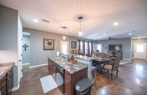 Midland House | Right At Home-Midland Monterrey House