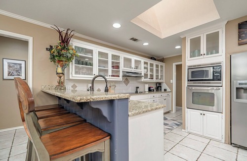 Midland House | Right At Home- Midland Santiago Dreams w/man cave, two large yards xtra parking