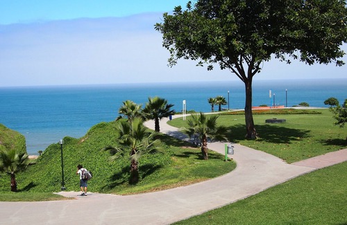 Miraflores Apartment | Right in the middle of the action Safe comfort