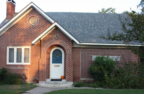 Huntsville House | Right in the middle of town, charming 1930's brick home.