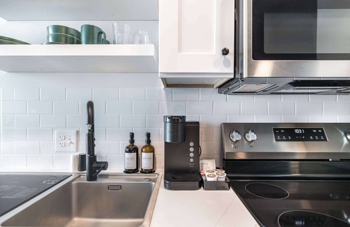 Macon Apartment | Right Next To Atrium Hospital | ADA-Friendly Stay