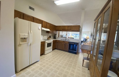 Sun 'N Lake House | Right on the award winning golf course and includes free sunshine!