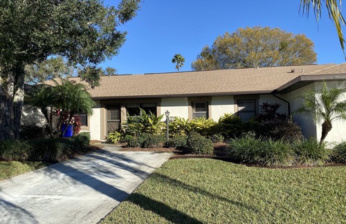 Sun 'N Lake House | Right on the award winning golf course and includes free sunshine!