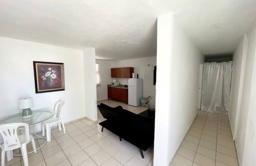 3ra Seccion Apartment | Rincón frente al lago Levittown