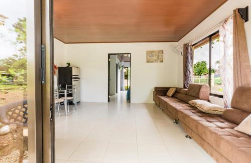 Northern Plains Apartment | Rio Celeste Birds Garden Apartment con Aire Acondicionado Comodidad en un Entorno Natural 1