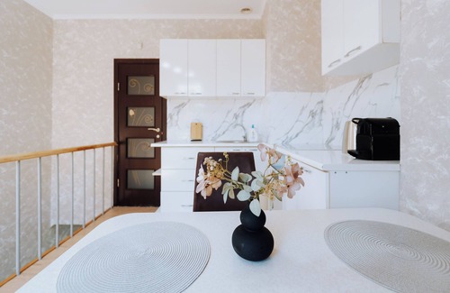 Riscani Apartment | Riscani Cozy Apt with Balcony