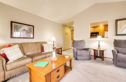 Egg Harbor Condo | 'Rise and Shine in Door County!' Egg Harbor Haven
